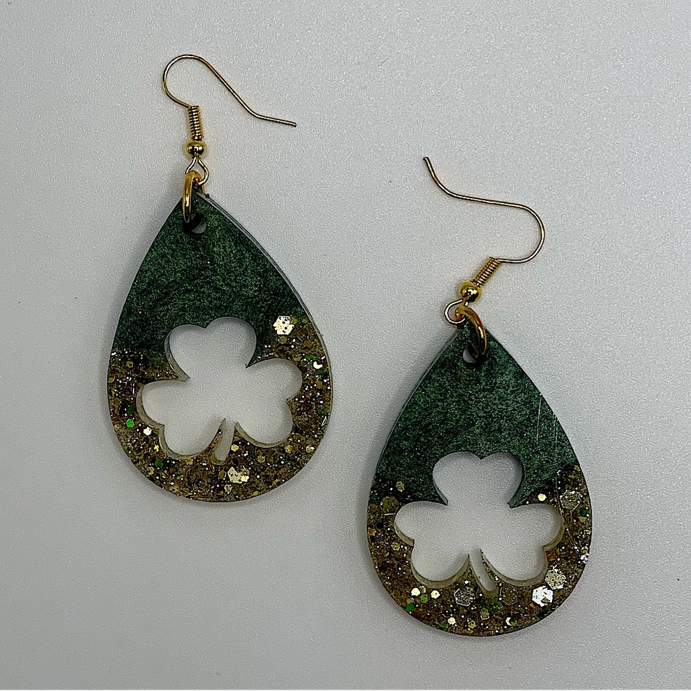 Green/ gold clover earrings